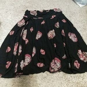 Black midi stretch skirt
